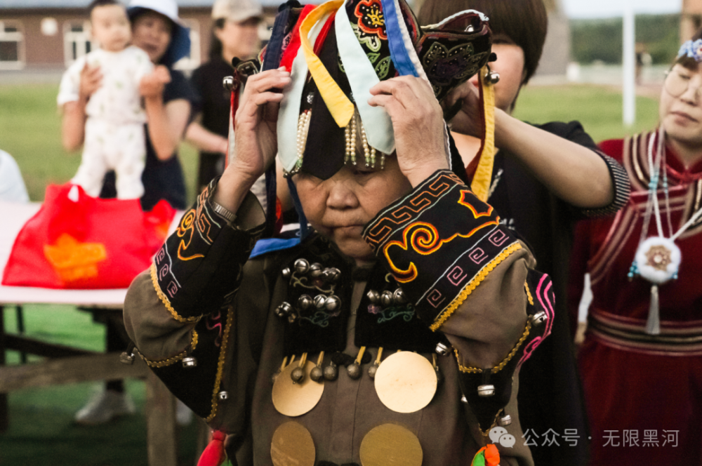 他们还深入鄂伦春族聚居区,近距离感受这个古老民族的生活方式和文化