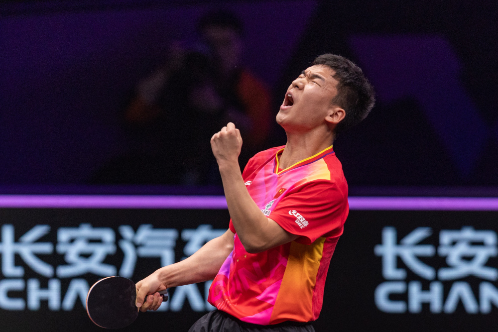 乒乓球——wtt重庆冠军赛:向鹏晋级
