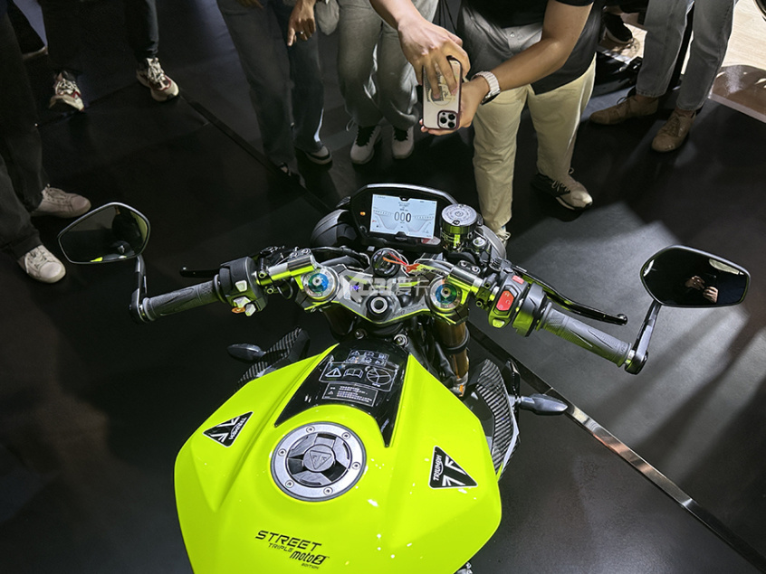 凯旋发布streettriple 765 moto2特别版_腾讯新闻