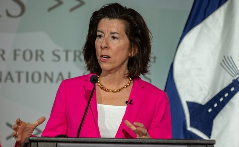 并不羞于表达自己的雄心,美商务部长雷蒙多又谈中美芯片竞争:中国-投