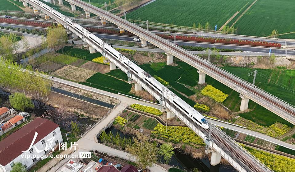 4月11日零时起全国铁路启用第二季度列车运行图