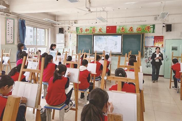 市委书记孙大军在吕梁一中调研,市委常委,秘书长,统战部长田安平