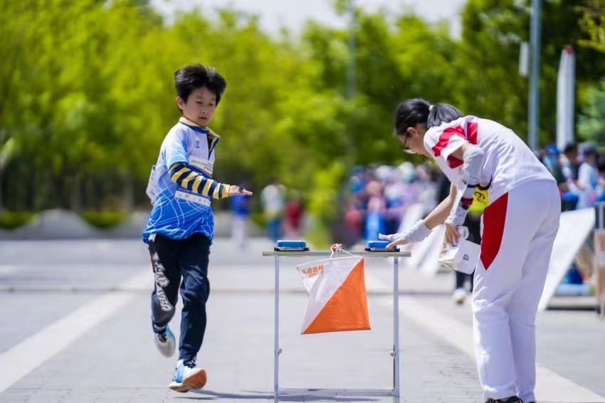 近千名中小学生角逐2023年北京市体育传统项目学校定向运动比赛