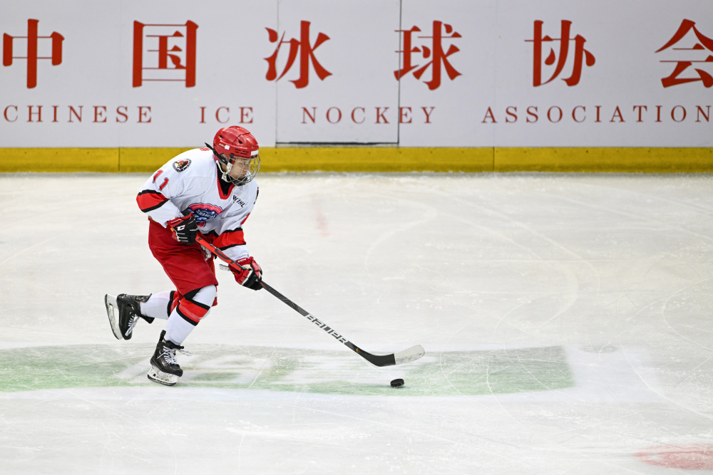 冰球中国女子冰球职业联赛四川队不敌上海队