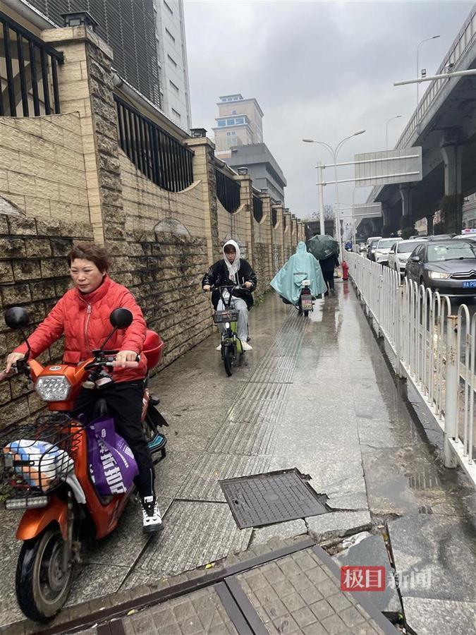 "武汉等多地遭遇暴雨强风,下雨前高层住户