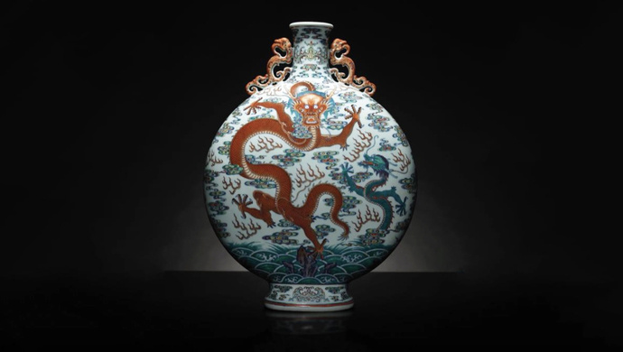 中国古美術　大清乾隆　人物画瓶 大清乾隆珐琅彩开光四季花卉纹描金四方小瓶– [临渊阁]天地一家春