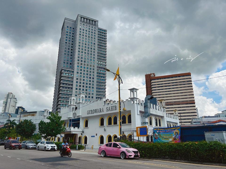 亚欧大陆最南端的城市,与新加坡隔海相望,还被称为"小汕头"?