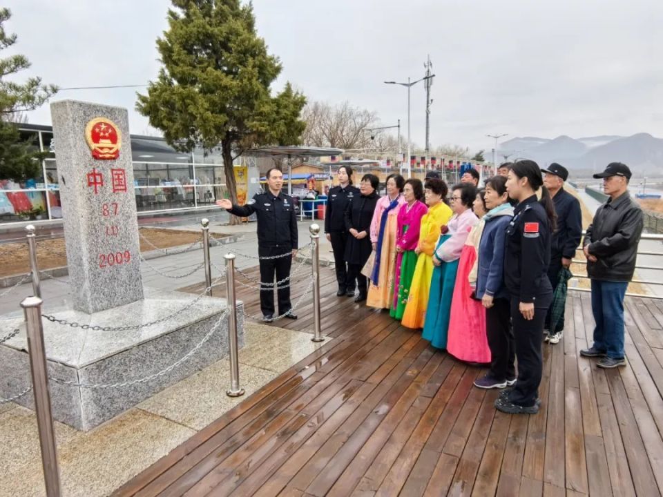 全民国家安全教育日到来之际,图们市新华边境派出所组织新华街道