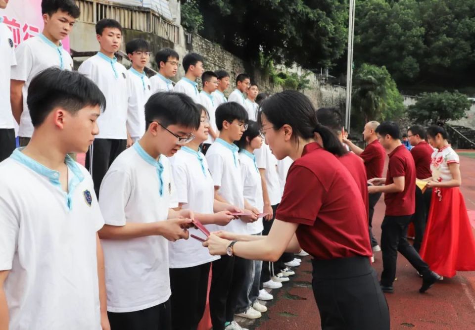直击兴文二中毕业典礼