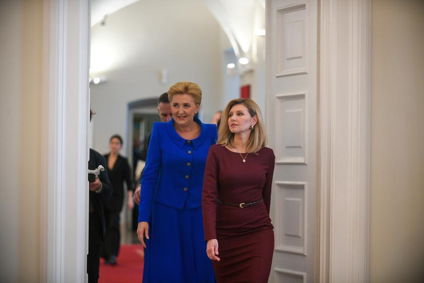 泽连斯基久违带爱妻出国牵手很甜叶莲娜气场不输1米8的波兰第一夫人