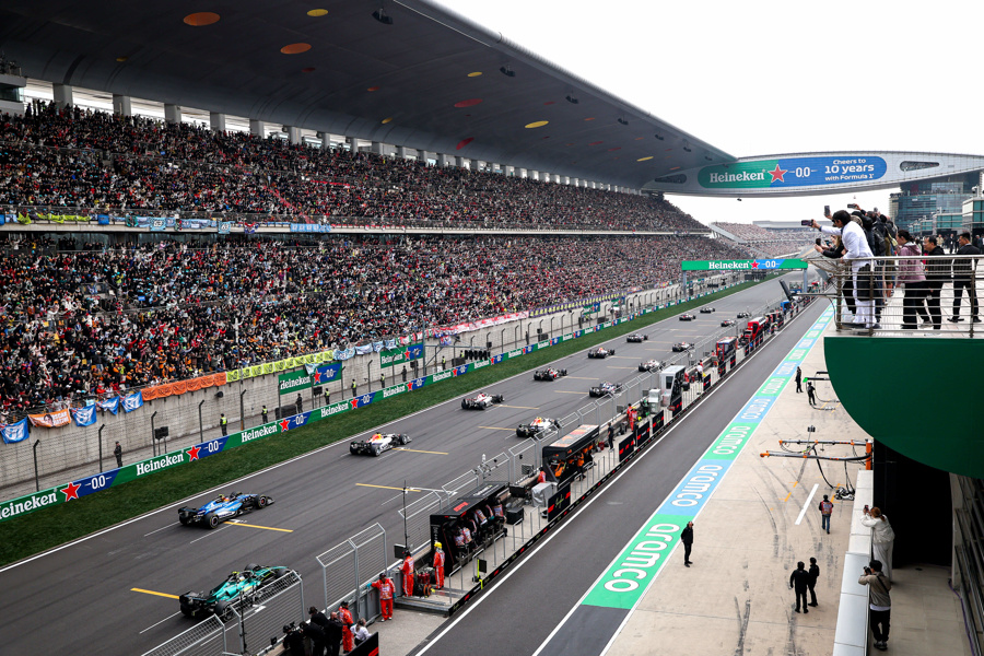就此结缘上海！F1中国大奖赛，19岁小将基米·安东内利勇夺生涯首冠_腾讯新闻