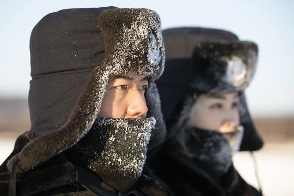 北夫妻警务室十大国门卫士史先强能想到最浪漫的事就是夫妻同擦国界碑