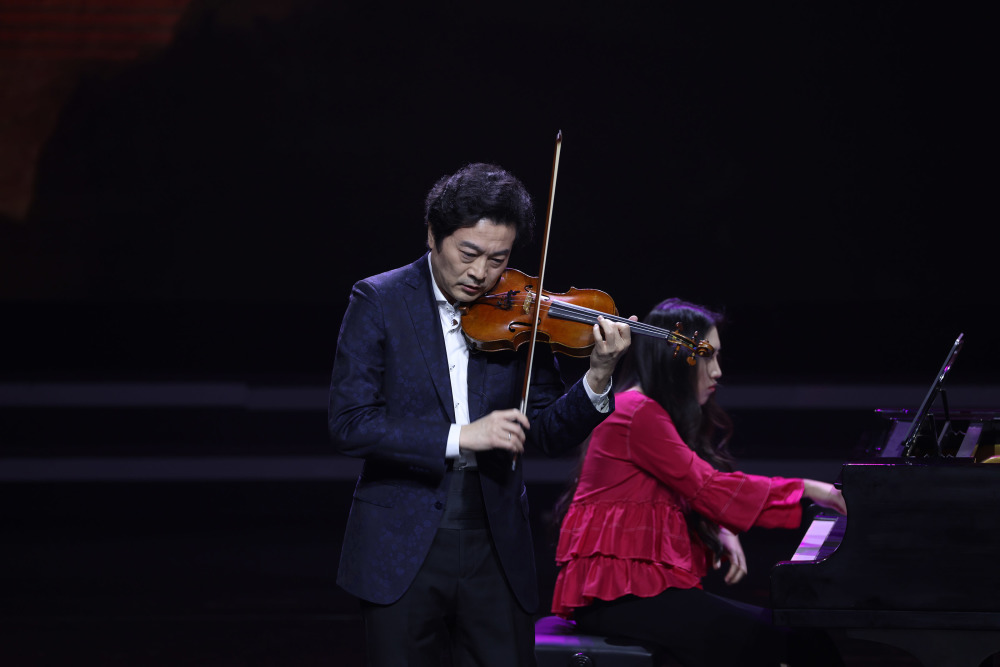 吕思清青岛表演小提琴独奏《梁祝》_腾讯新闻