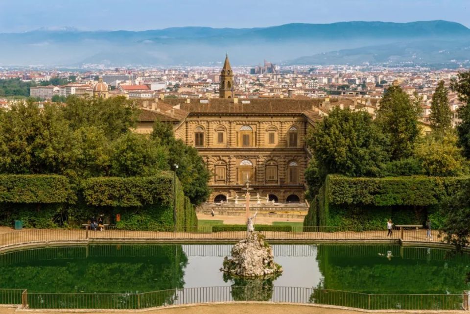 com如今碧提宫作为城内最大的博物馆建筑群向公众开放.