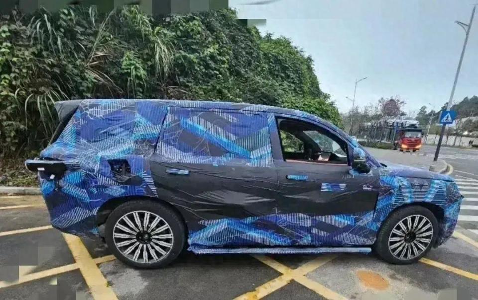 641