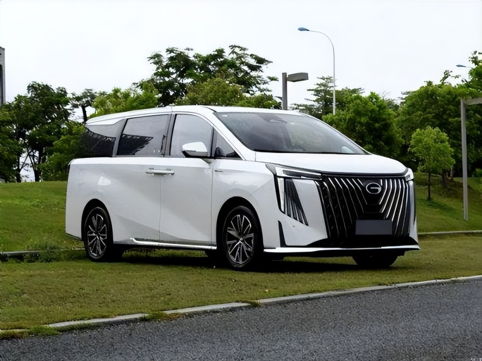 新能源mpv中传祺e8phev销量为1280辆,排名第12位;传祺e9phev销量则