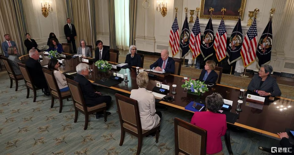 全球围剿GPT：科技巨头与政府的挑战，未来就业与消费受影响？