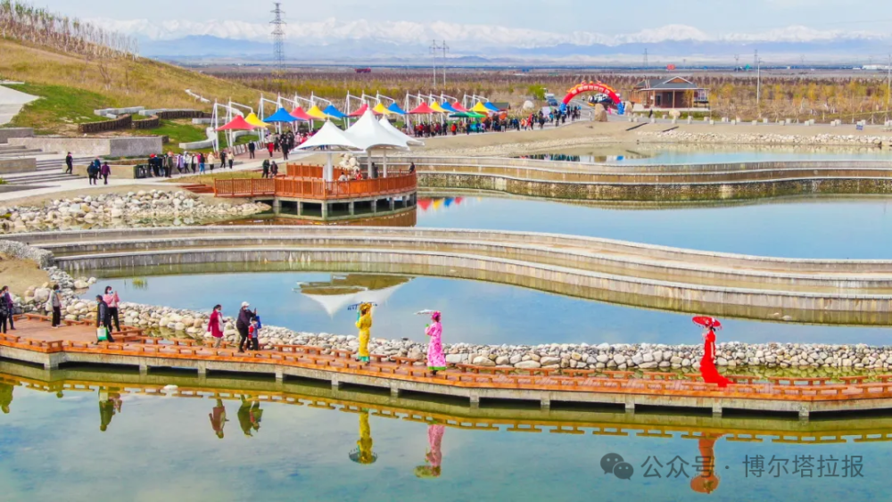西环路北至五一水库万亩海棠生态园是都市人心中最近的"远方"一半诗情
