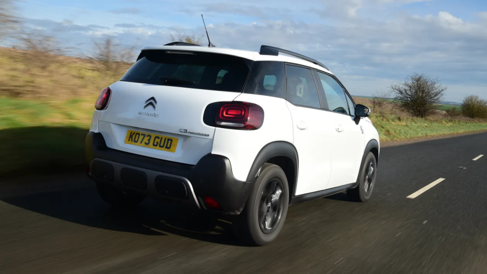 尺寸更小巧设计个性,欧版雪铁龙c3 aircross实车图发布_腾讯新闻