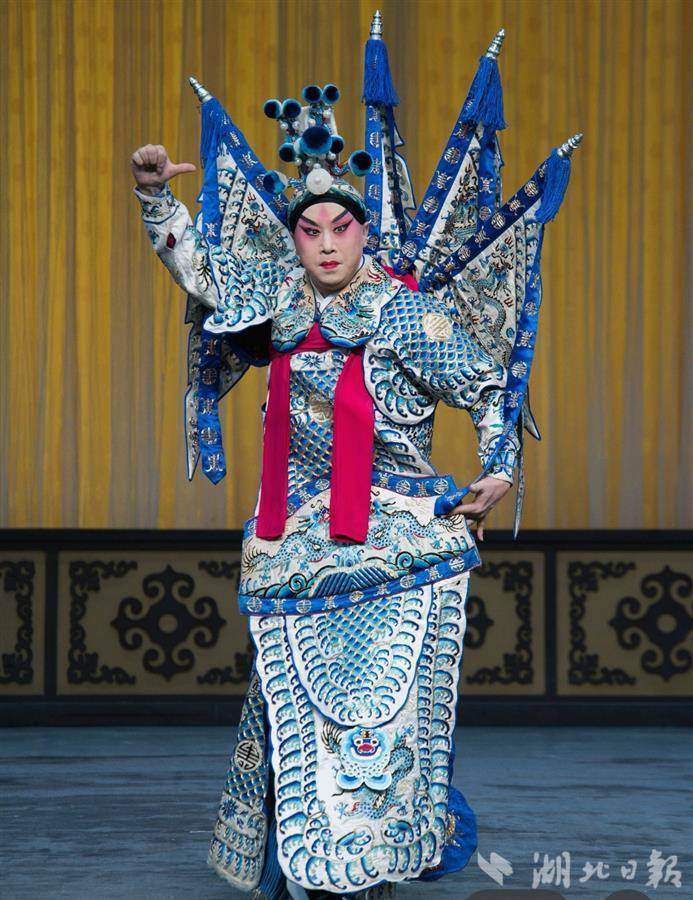 经典京剧《红鬃烈马》在汉上演