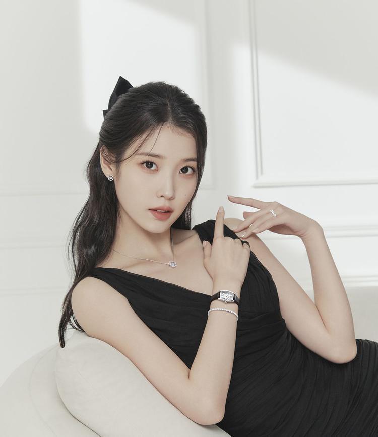 公开资料显示,李知恩(iu),1993年5月16日出生于韩国首尔特别市,韩国