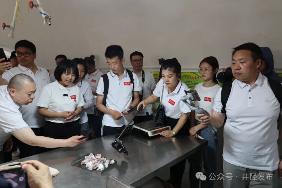 "井陉县新联会新媒体网络分会秘书长仇林佳说.