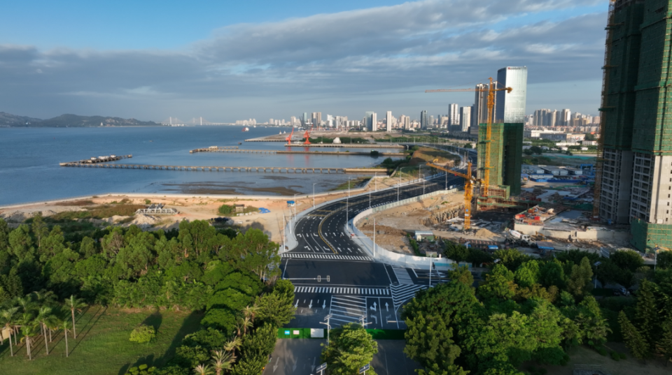 汕头海滨路东延段,已陆续启用共享电单车!_腾讯新闻