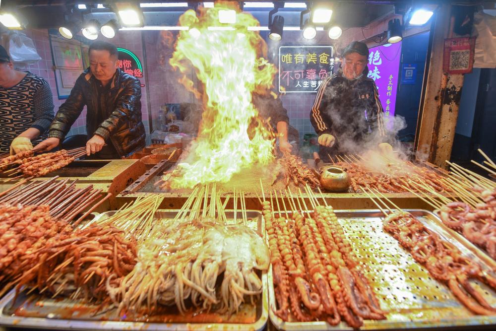 逛夜市,品美食,感受长春桂林路的"夜经济"!