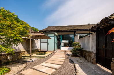 濠梁垂天私汤民宿离峨眉山景区10分钟.