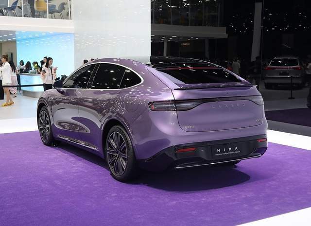 智界R7亮相成都车展，挑战特斯拉Model Y，胜算有多大？