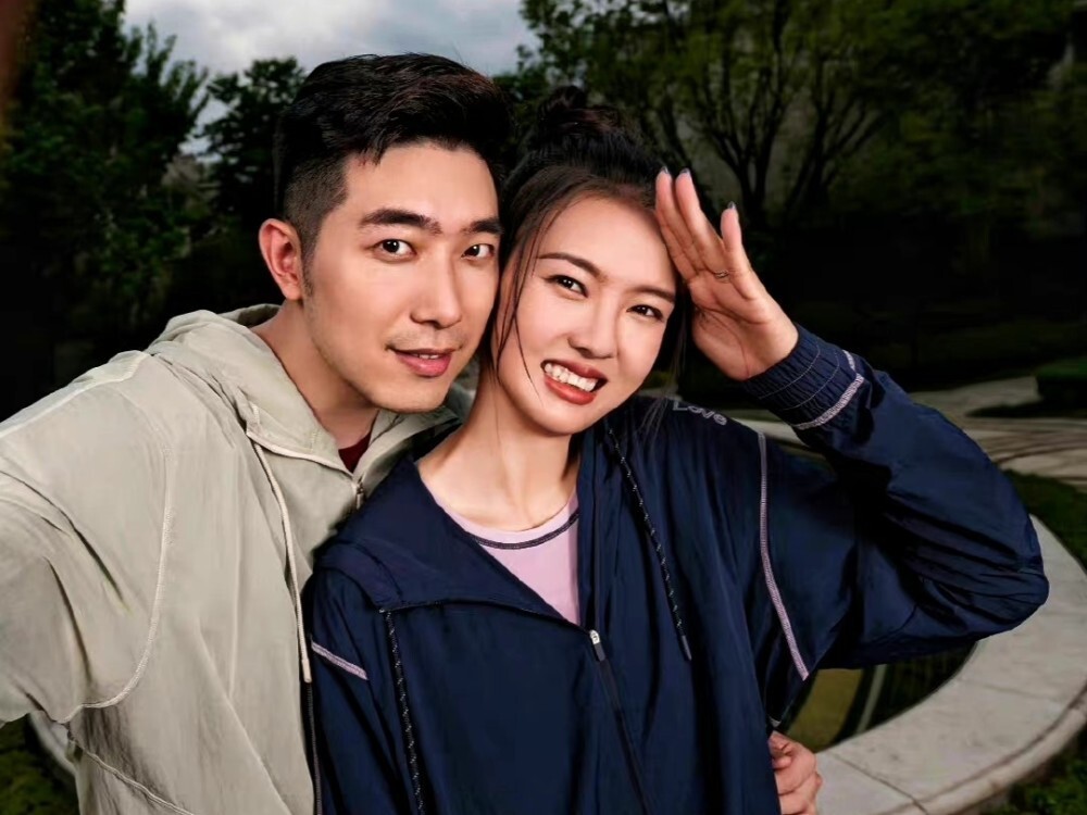 张常宁鼓励安慰老公吴冠希!1米95女神 2米10男神,天作之合_腾讯新闻