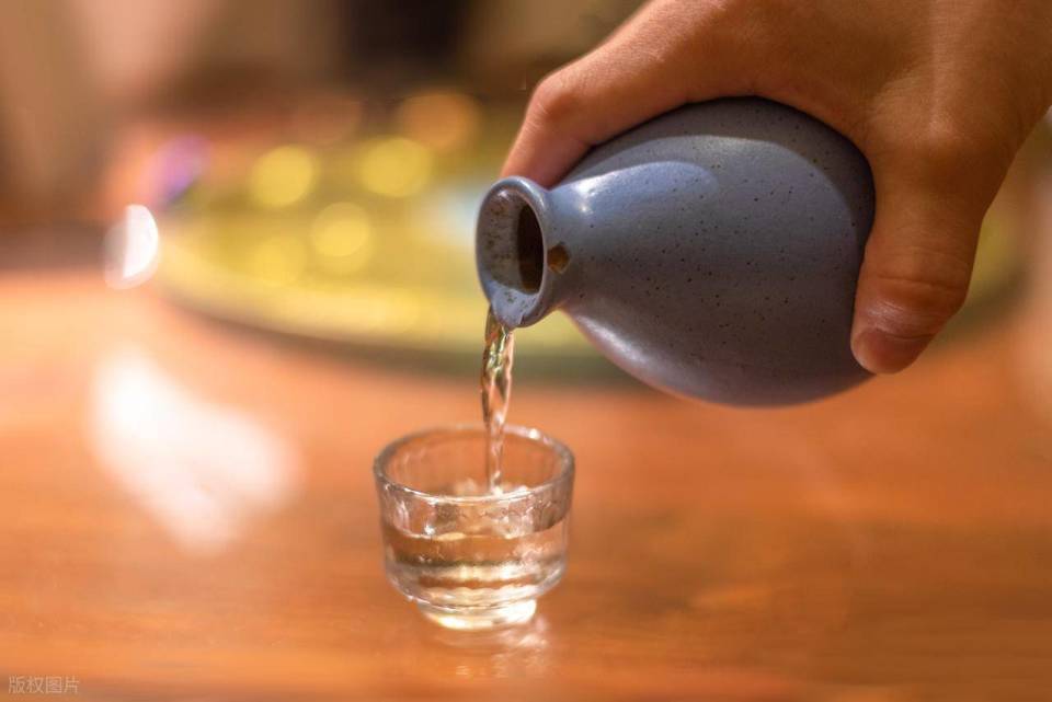 为什么现在喝白酒的人越来越少了说出来你还别不信