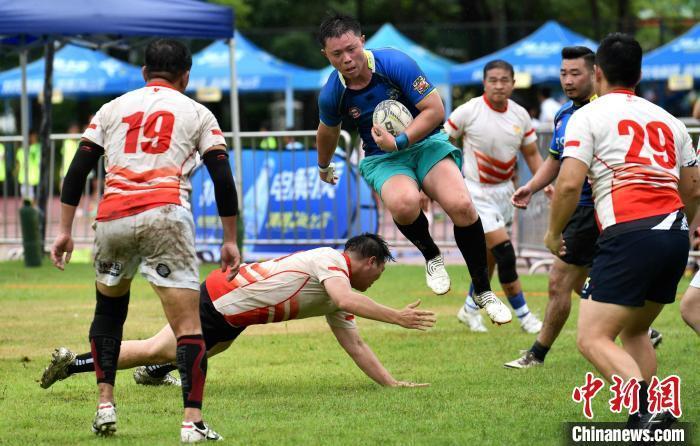 两岸60余支劲旅登场竞技  两项橄榄球赛事在福州举行