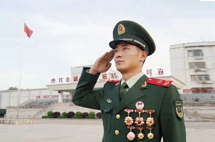 光荣的节日，致敬每一份脚踏实地的奋斗_腾讯新闻
