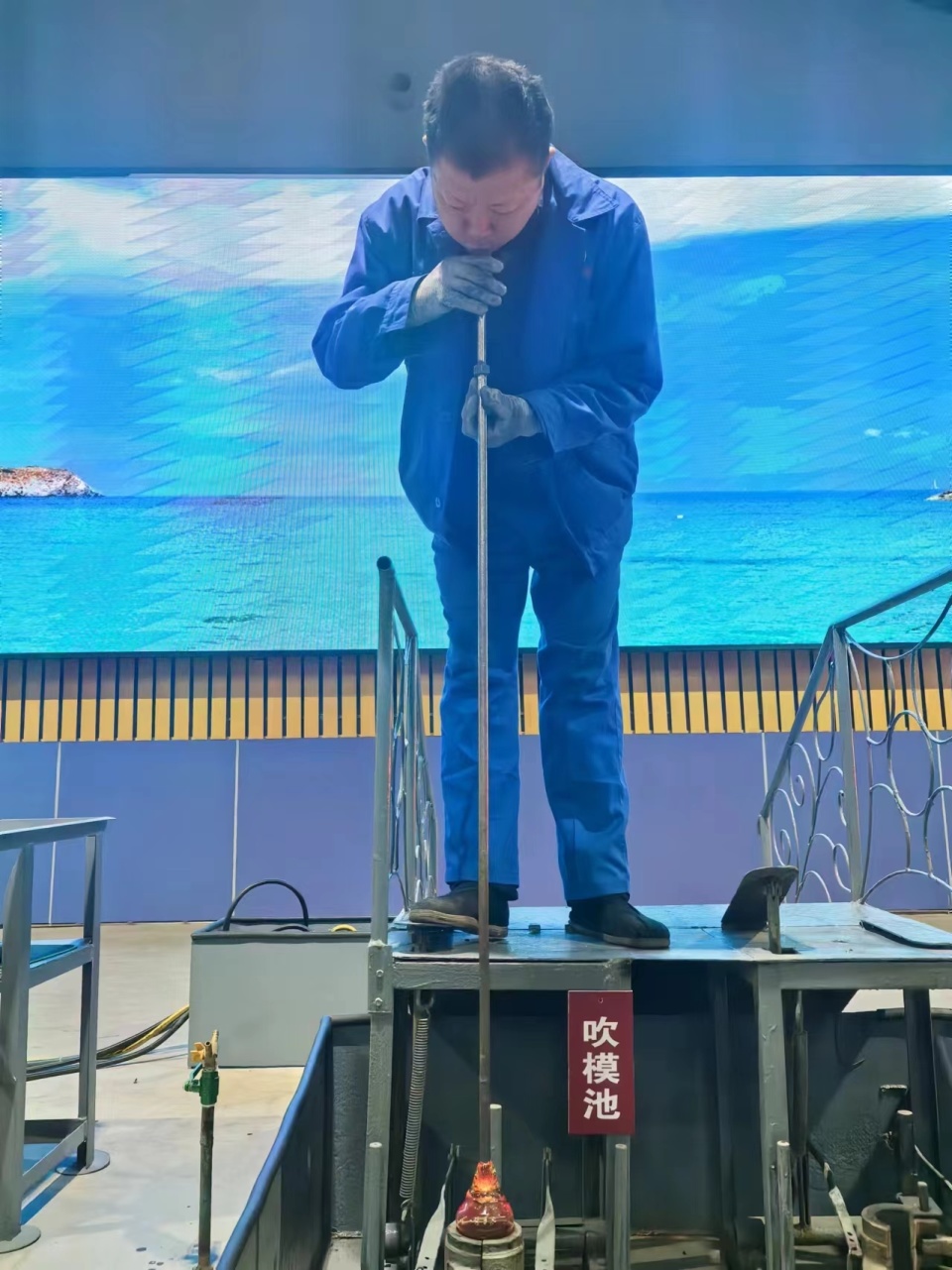 从舶来到出口——非遗玻璃工艺的出海路