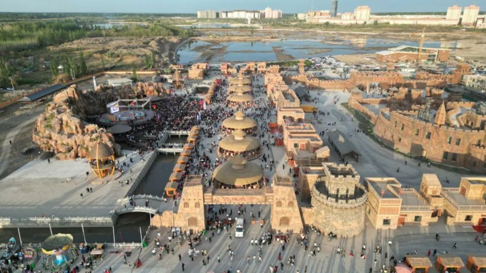 跟随主播体验古城内的业态云游桢中古城新疆主会场——克州阿克陶县带