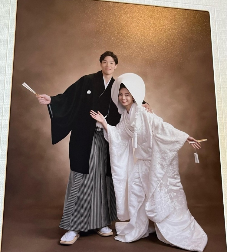 森宽和社媒照片:据悉,该女球迷为日本球员马场雄大(27岁)的老婆森宽和