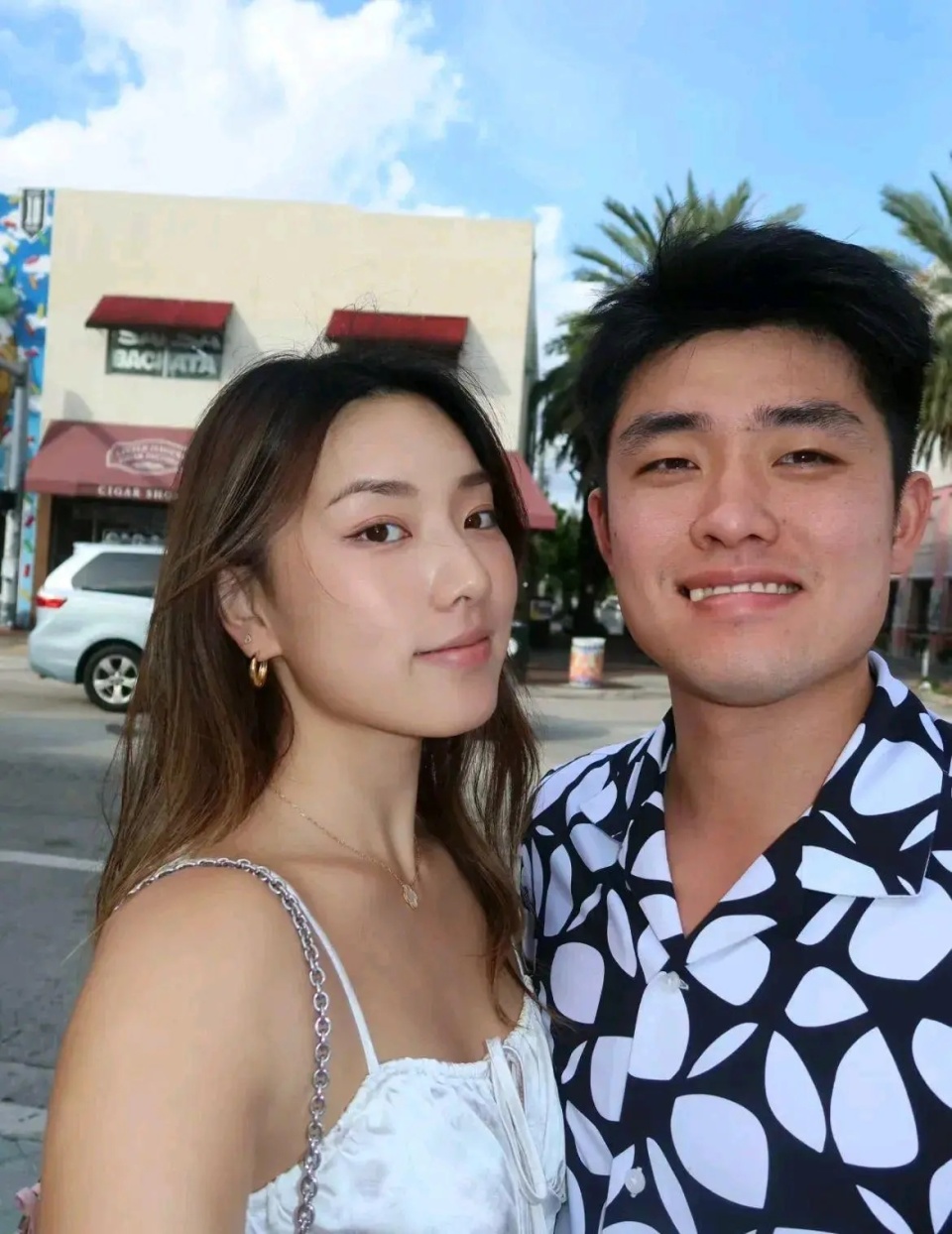 李嘉雯虽然家庭优渥,是个标准的白富美,但并不傲骄,反而在生活中十分