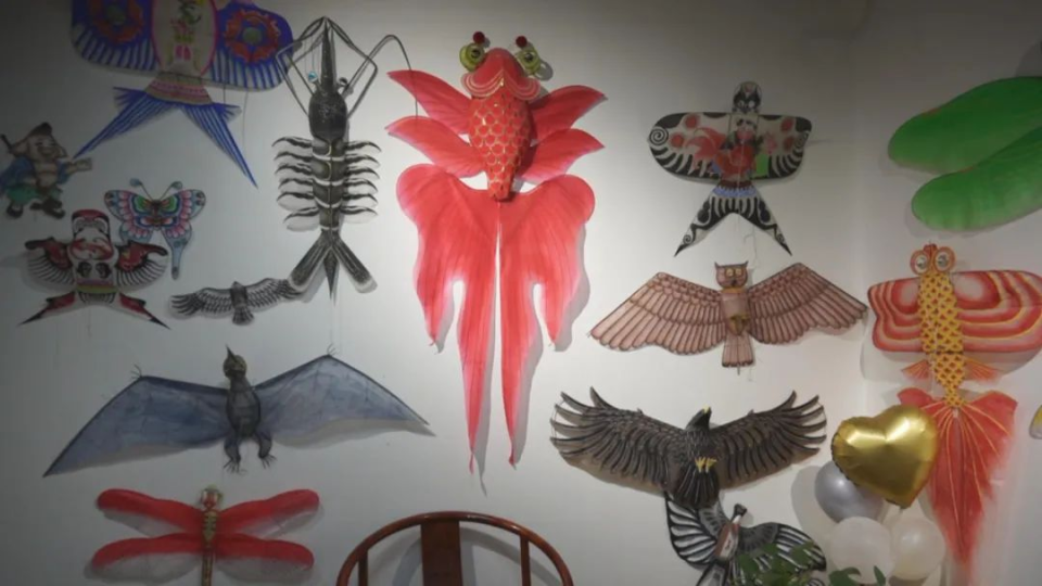 周末 |【老外视线】"外国友人探非遗"——走近天津风筝魏