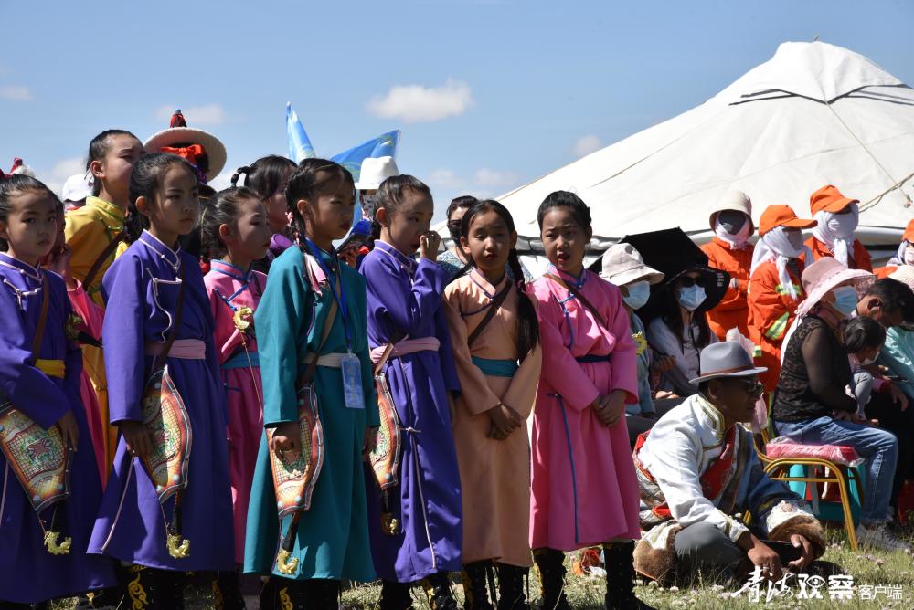 多彩乌兰激情那达慕