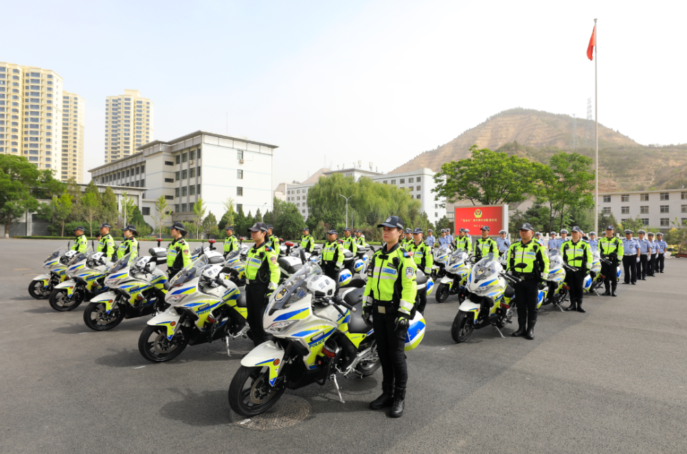省公安厅举行"强省会"警用摩托车配发仪式