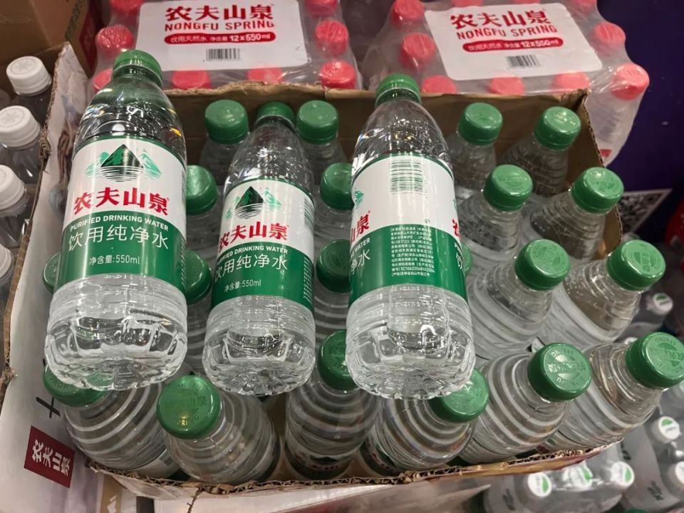 谁让农夫山泉变绿?