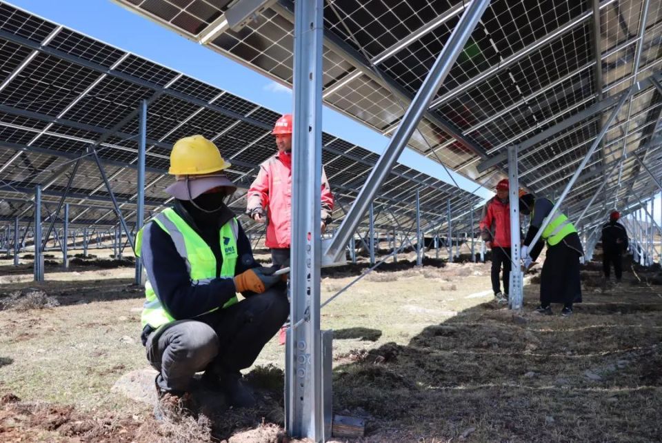 观察 | "向阳之地"争"光"筑"绿",唱响"生态 能源"可持续奏鸣曲