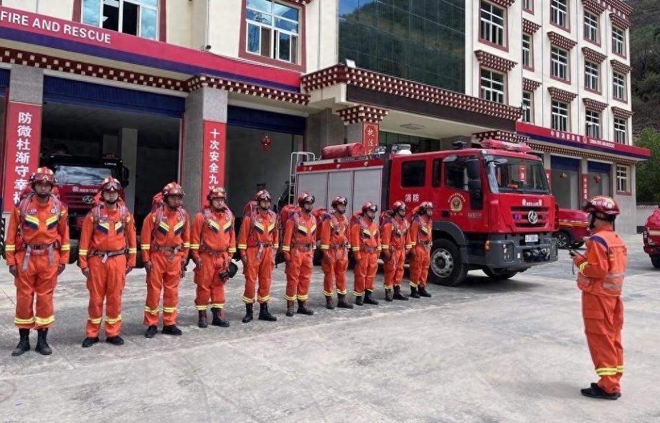 凉山州木里县突发地震 四川消防已做好救援准备