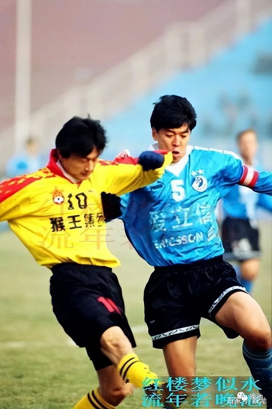 26年前今天大连万达创造55场不败纪录,老照片中球员你认得几个?