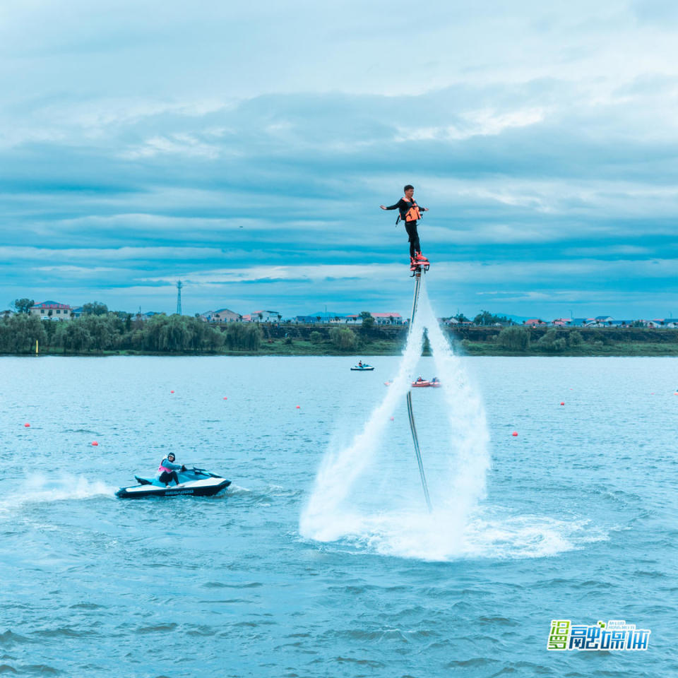 2024我们的节日·端午丨"龙超"开赛 "水上飞人" 激情助演