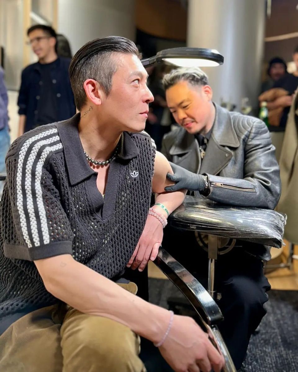 陈冠希,jennie 上身,网眼,钩针设计今年仍在升温