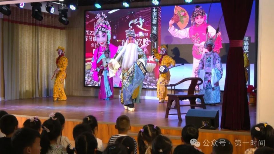 国家一级演员蒲剧名家 景雪变希望我们这些孩子从小认识蒲剧,了解蒲剧