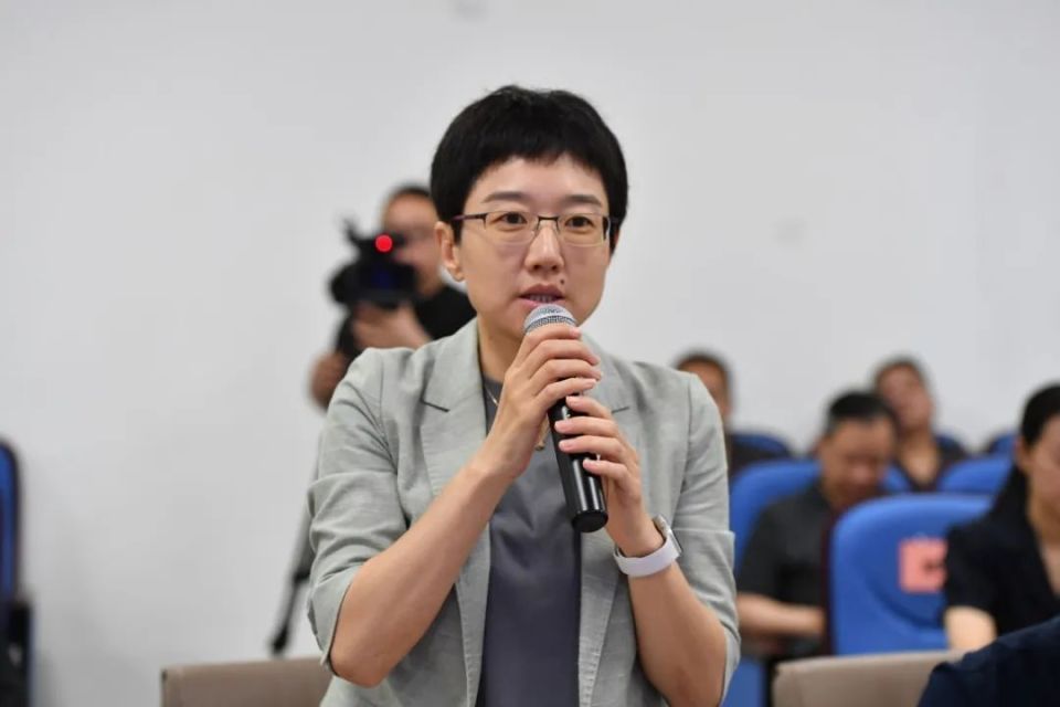 就中小微困境企业的挽救或出清工作,府院联动工作机制的工作重点,马来