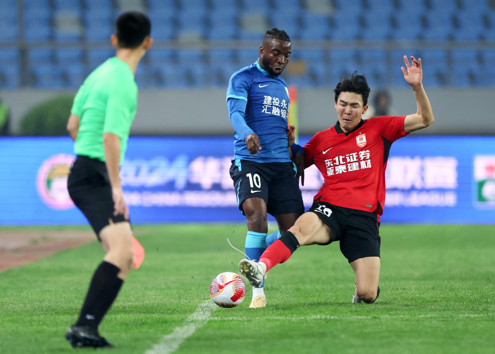 (体育)足球——中超:沧州雄狮胜长春亚泰_腾讯新闻